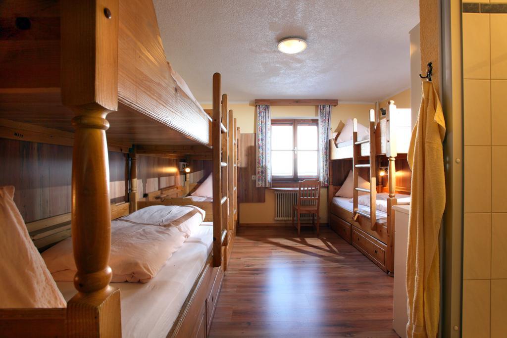 Berghuette Burgweghof Jugendgaestehaus Hostel Westendorf Room photo